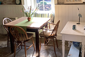 Dining Room at Chy Lowena holiday let